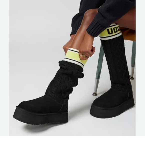 Brand New Ski Chalet UGG Sweater Letter Boot SIZE 6 OG $220 - Picture 2 of 7